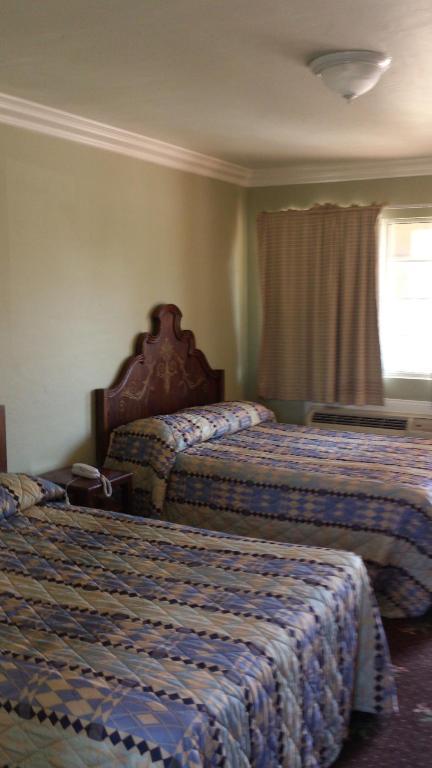 Santa Ana Travel Inn Pokój zdjęcie
