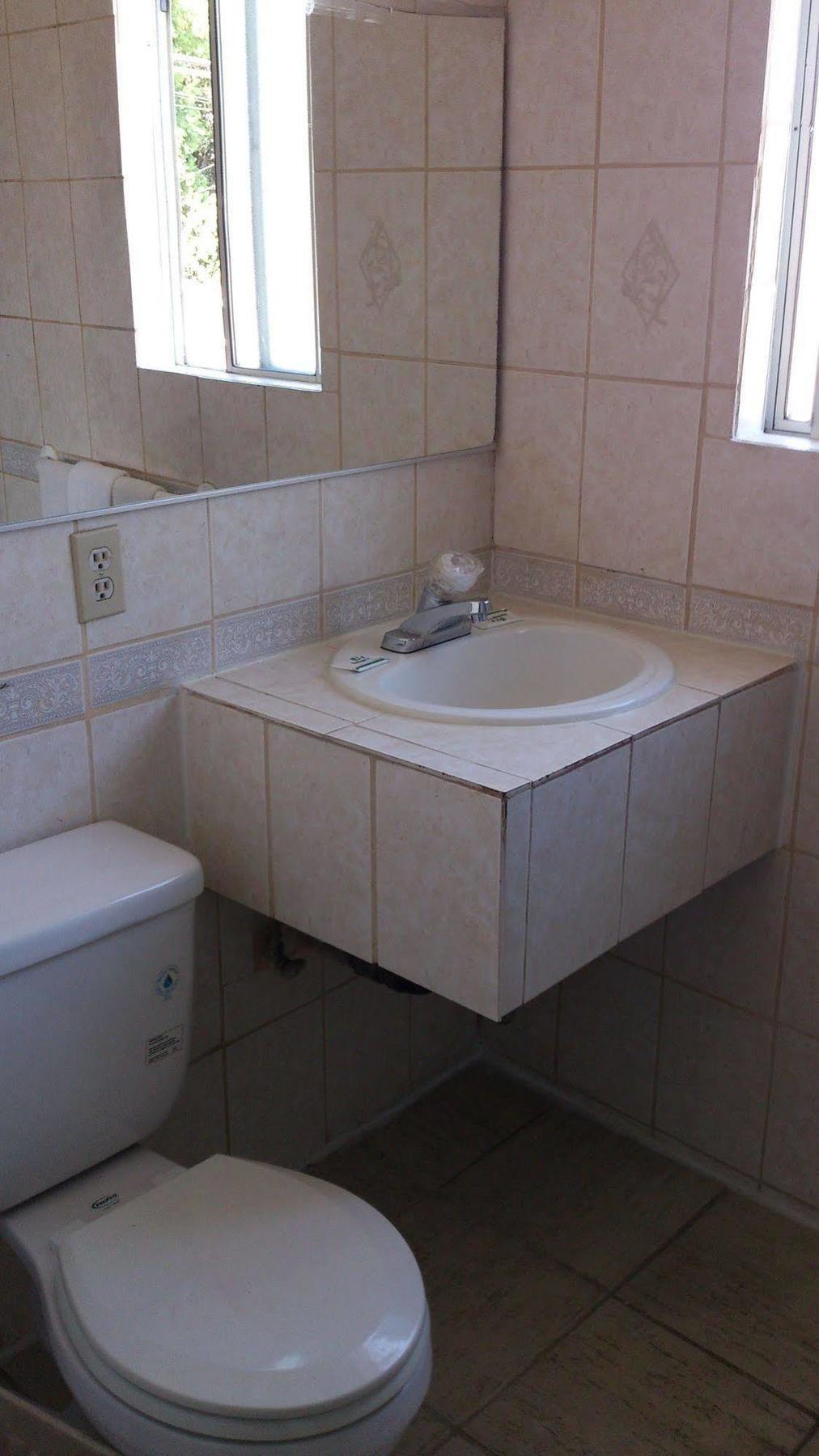 Santa Ana Travel Inn Zewnętrze zdjęcie