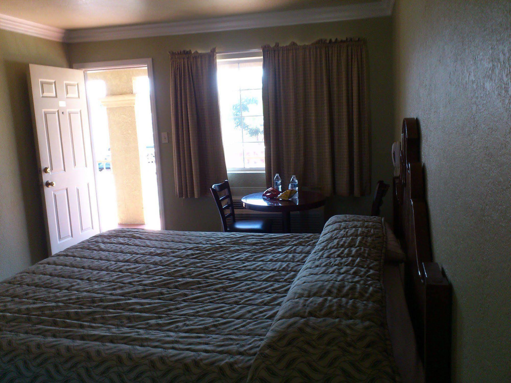 Santa Ana Travel Inn Zewnętrze zdjęcie