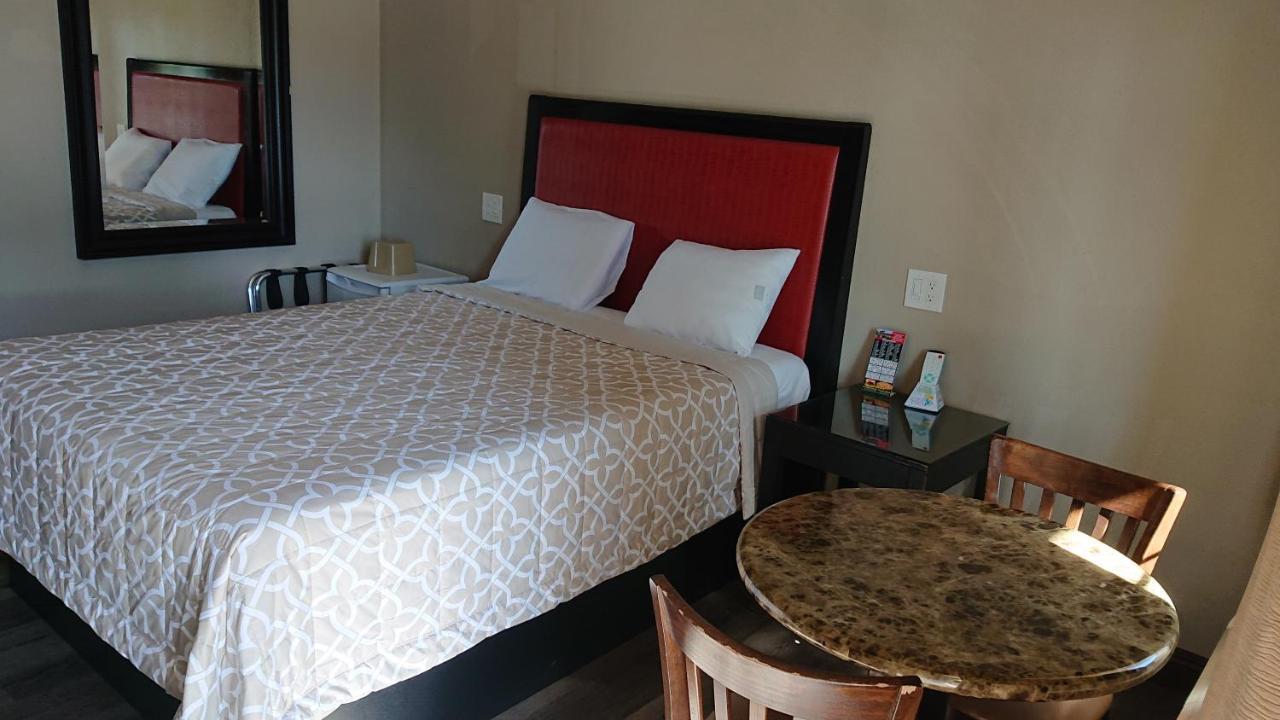 Santa Ana Travel Inn Zewnętrze zdjęcie