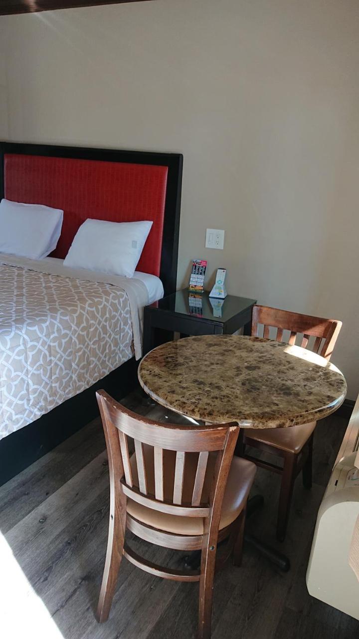 Santa Ana Travel Inn Zewnętrze zdjęcie